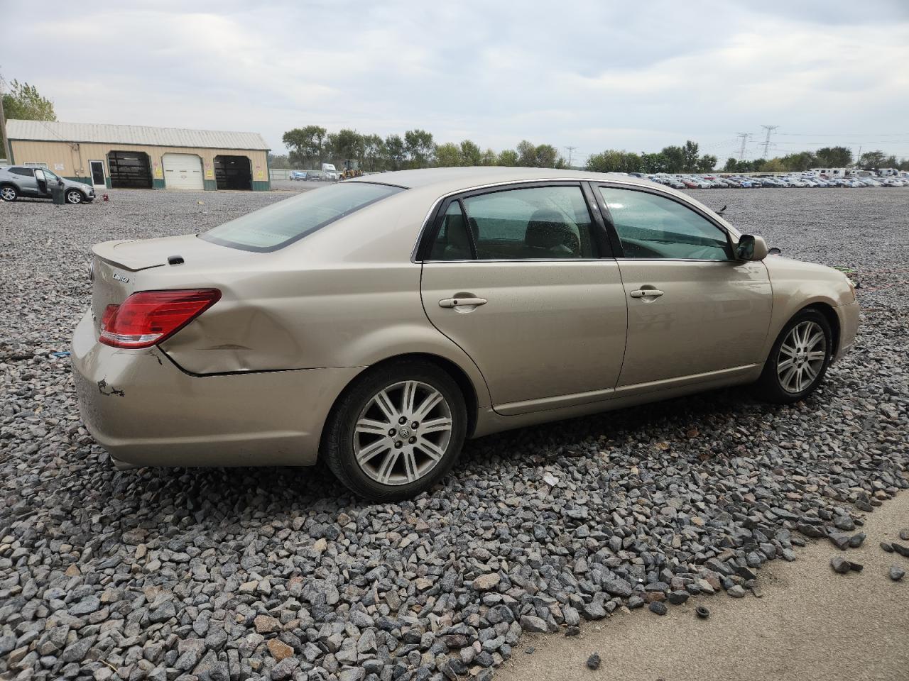2005 TOYOTA Avalon