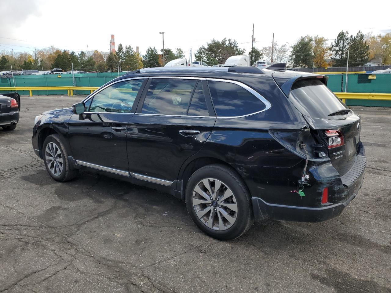 2017 SUBARU Outback