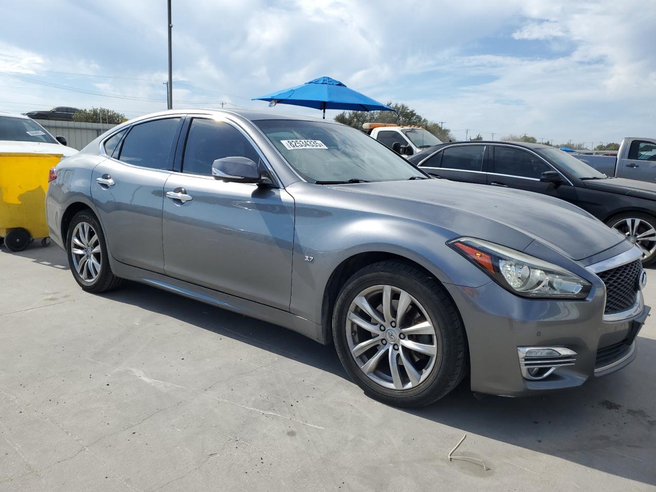 2015 INFINITI Q70