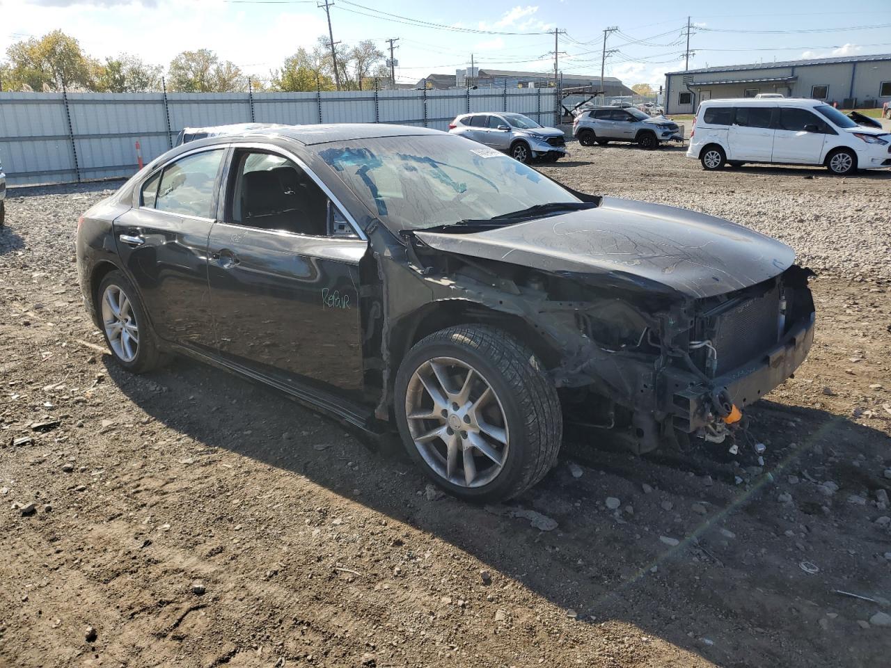 2011 NISSAN Maxima