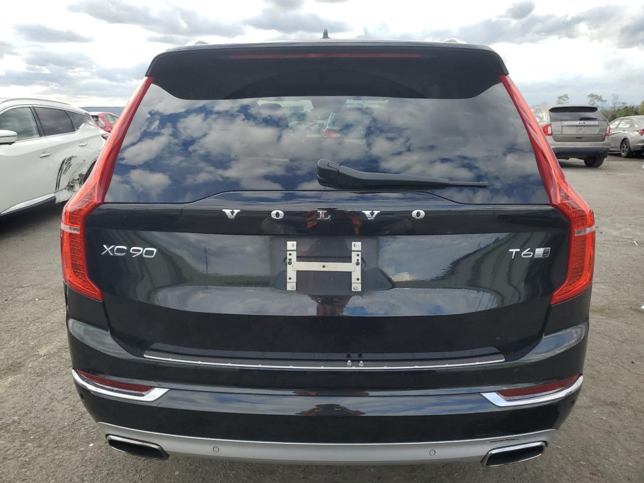 2018 VOLVO XC90
