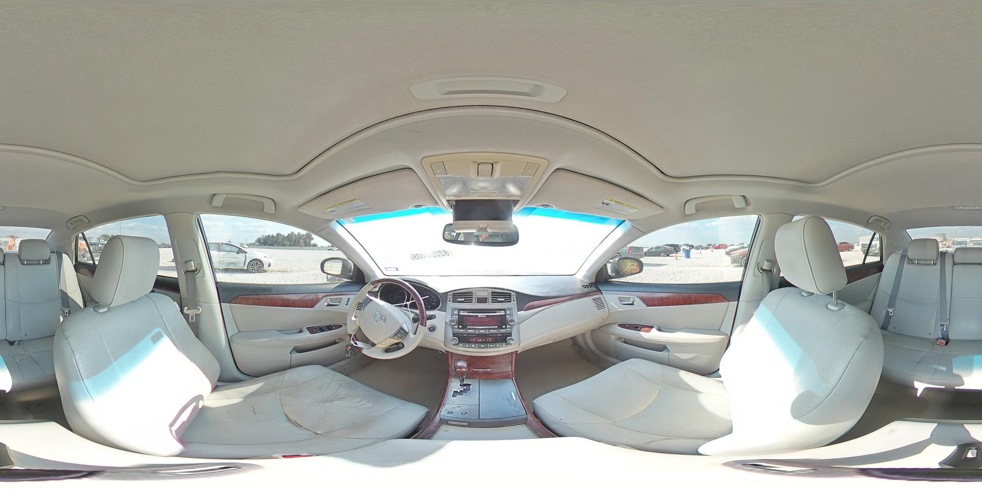 2011 TOYOTA Avalon