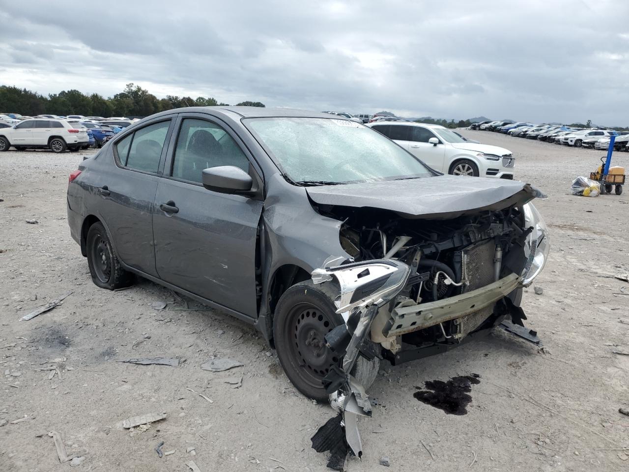 2019 NISSAN VERSA