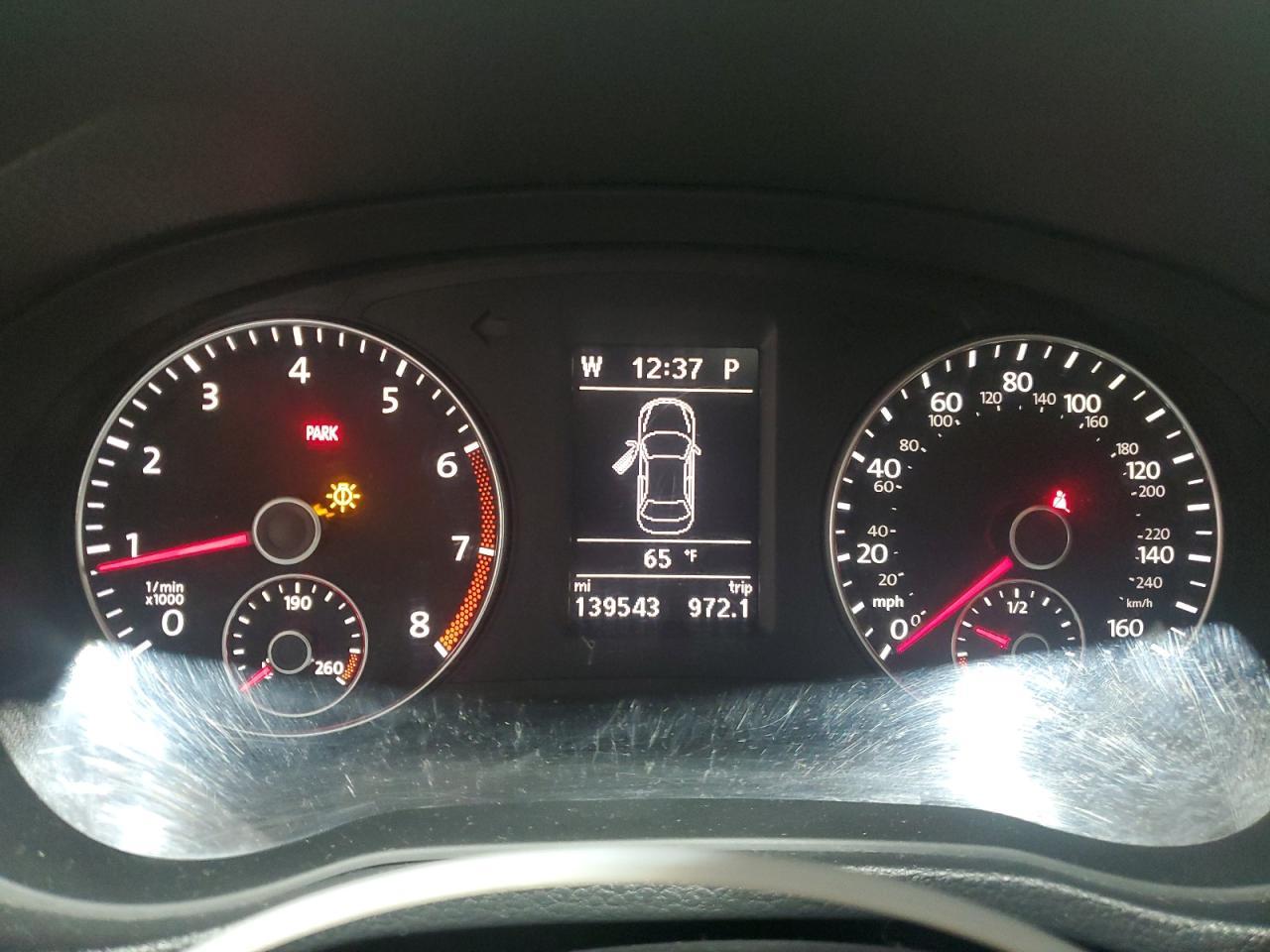 2013 VOLKSWAGEN Passat