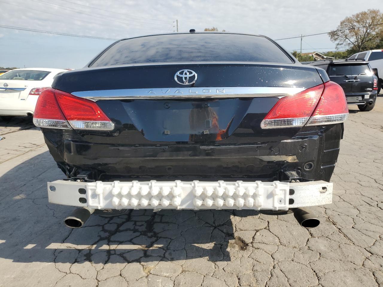 2012 TOYOTA Avalon