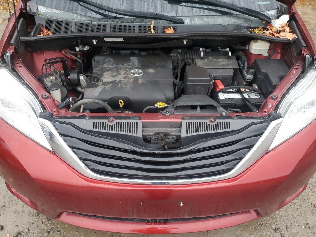 2013 TOYOTA SIENNA