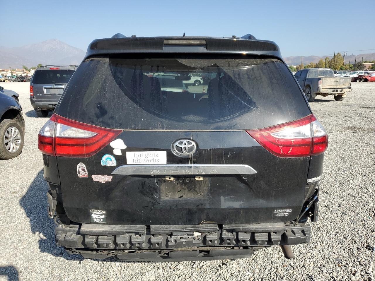 2015 TOYOTA SIENNA