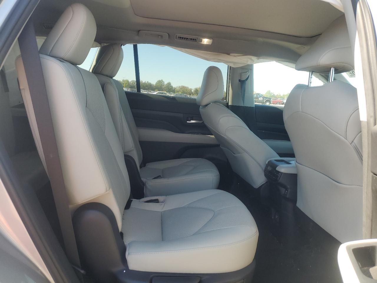 2024 TOYOTA HIGHLANDER