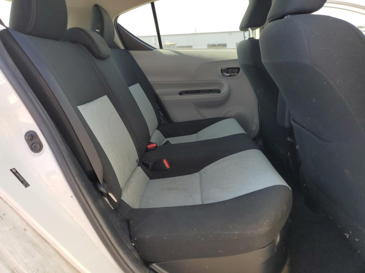 2014 TOYOTA Prius c