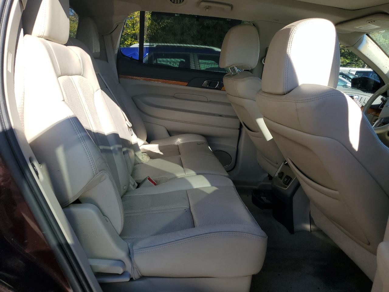 2010 LINCOLN MKT