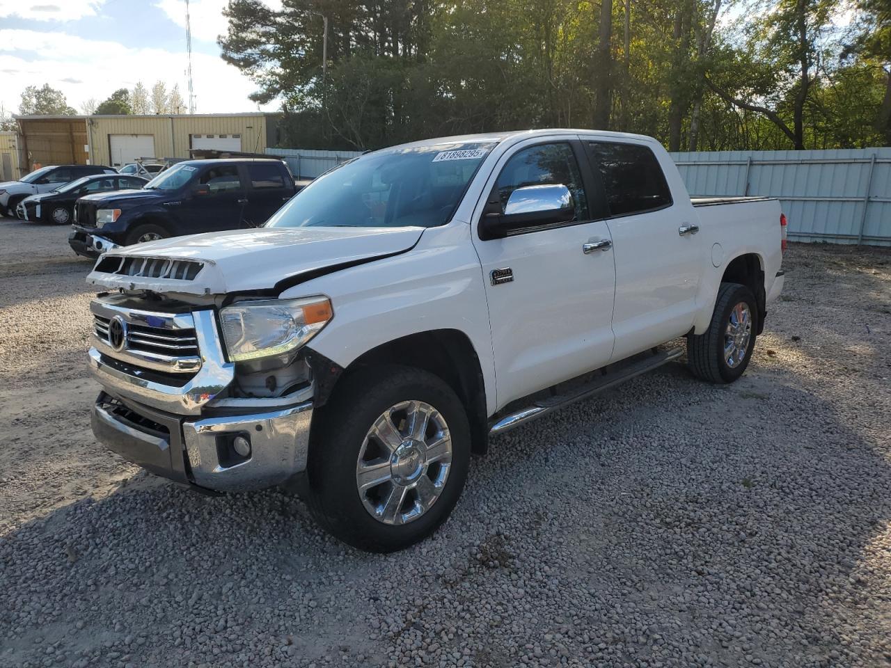 2017 TOYOTA TUNDRA