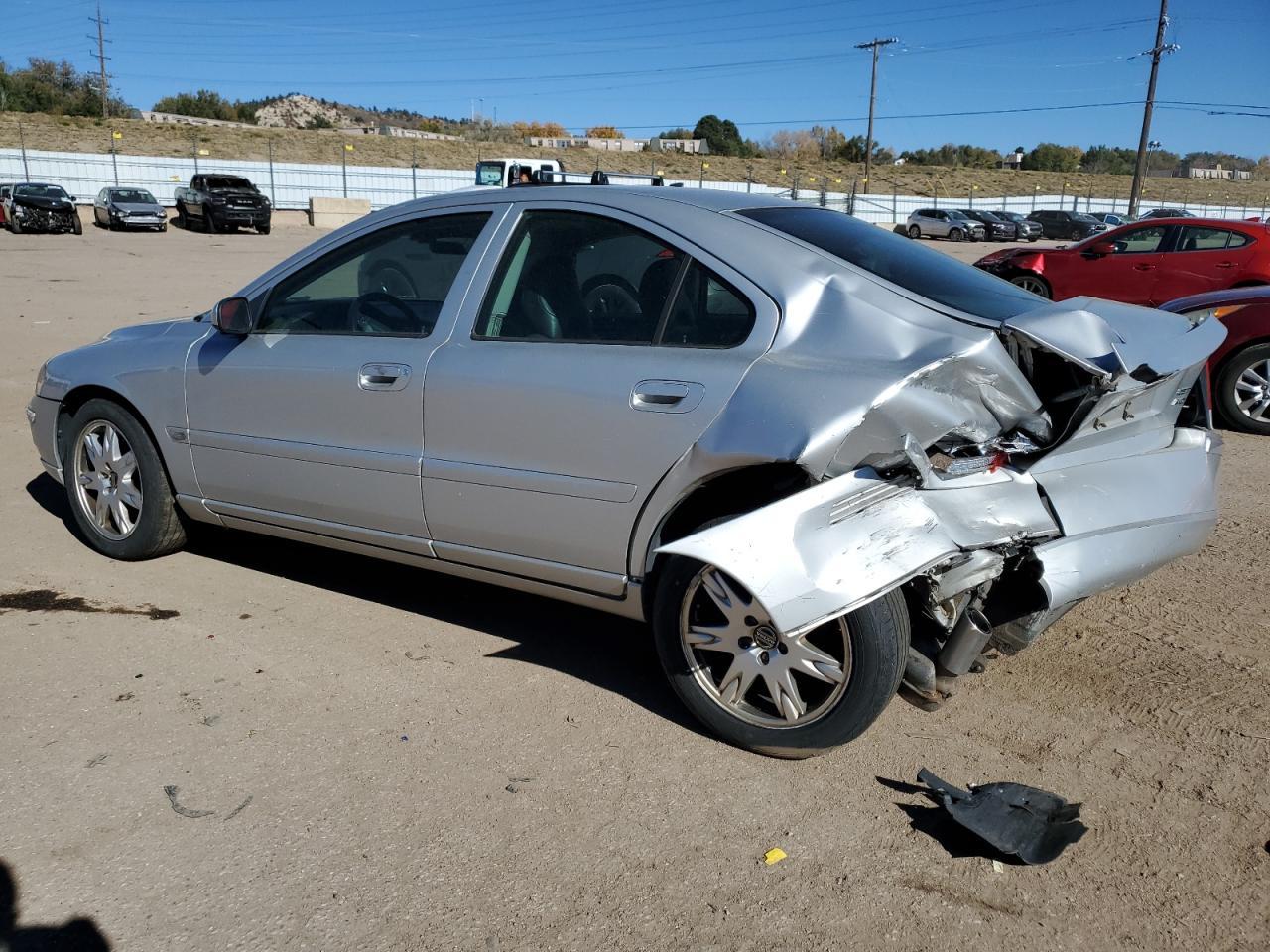 2005 VOLVO S60