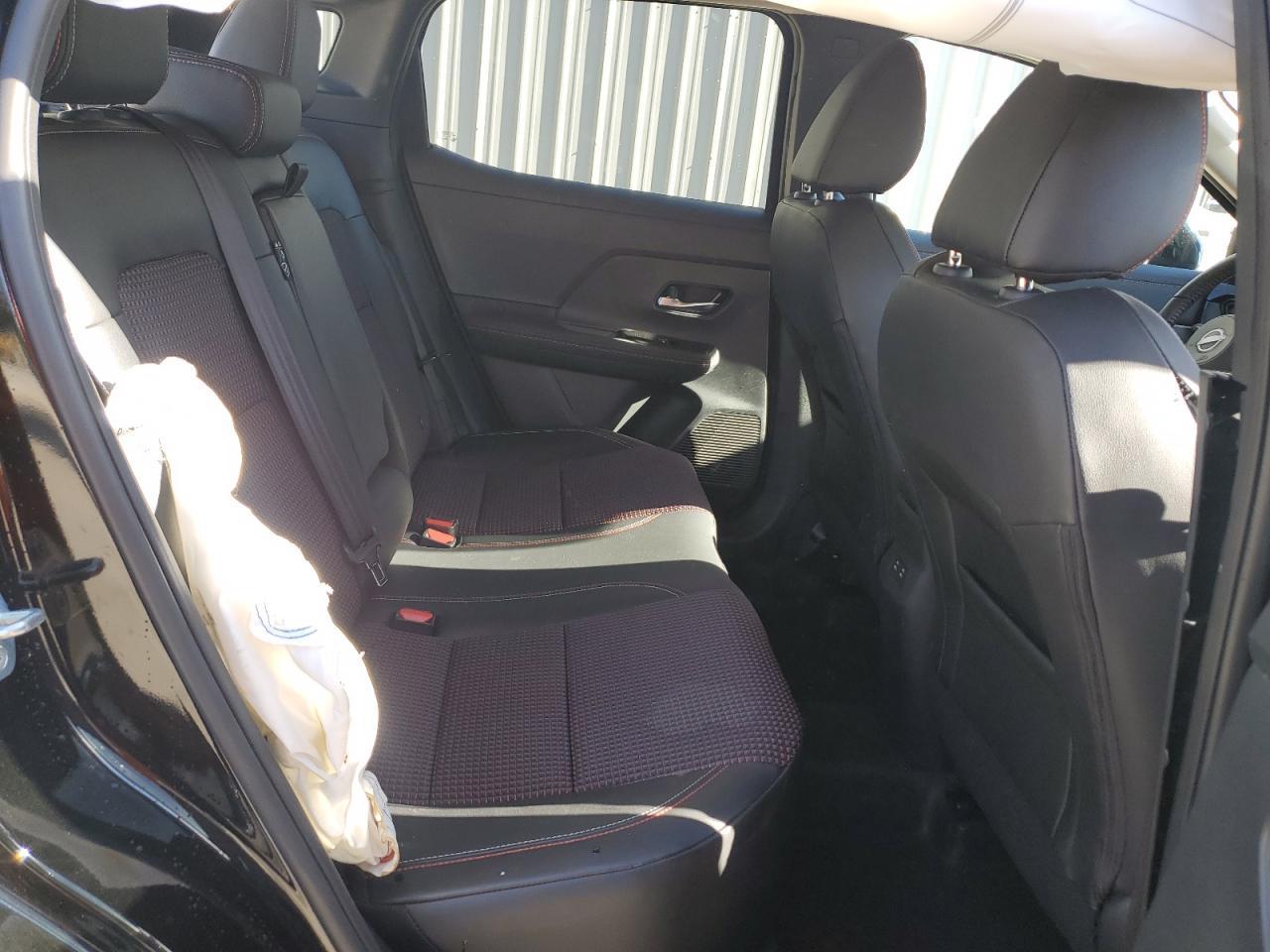 2025 NISSAN KICKS