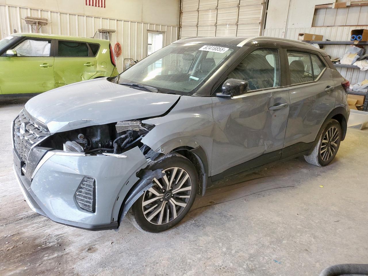 2024 NISSAN KICKS