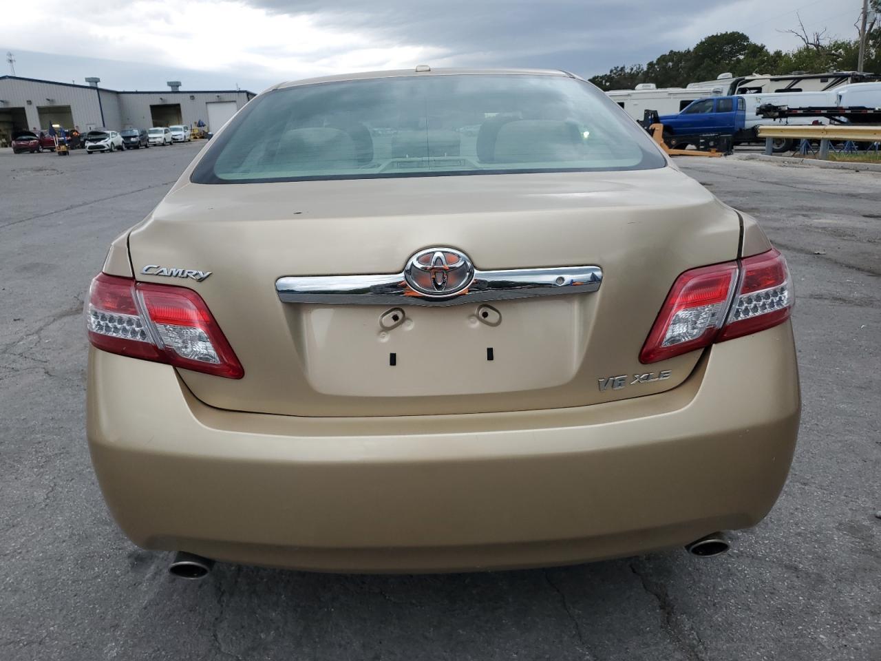 2011 TOYOTA CAMRY