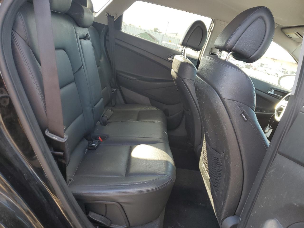 2016 HYUNDAI TUCSON