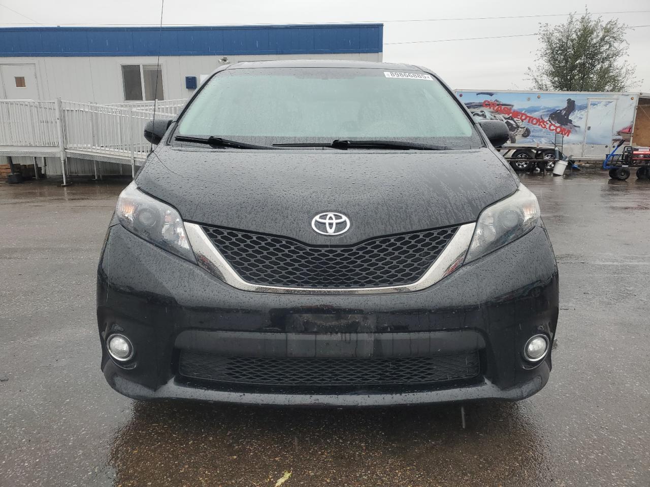 2013 TOYOTA SIENNA
