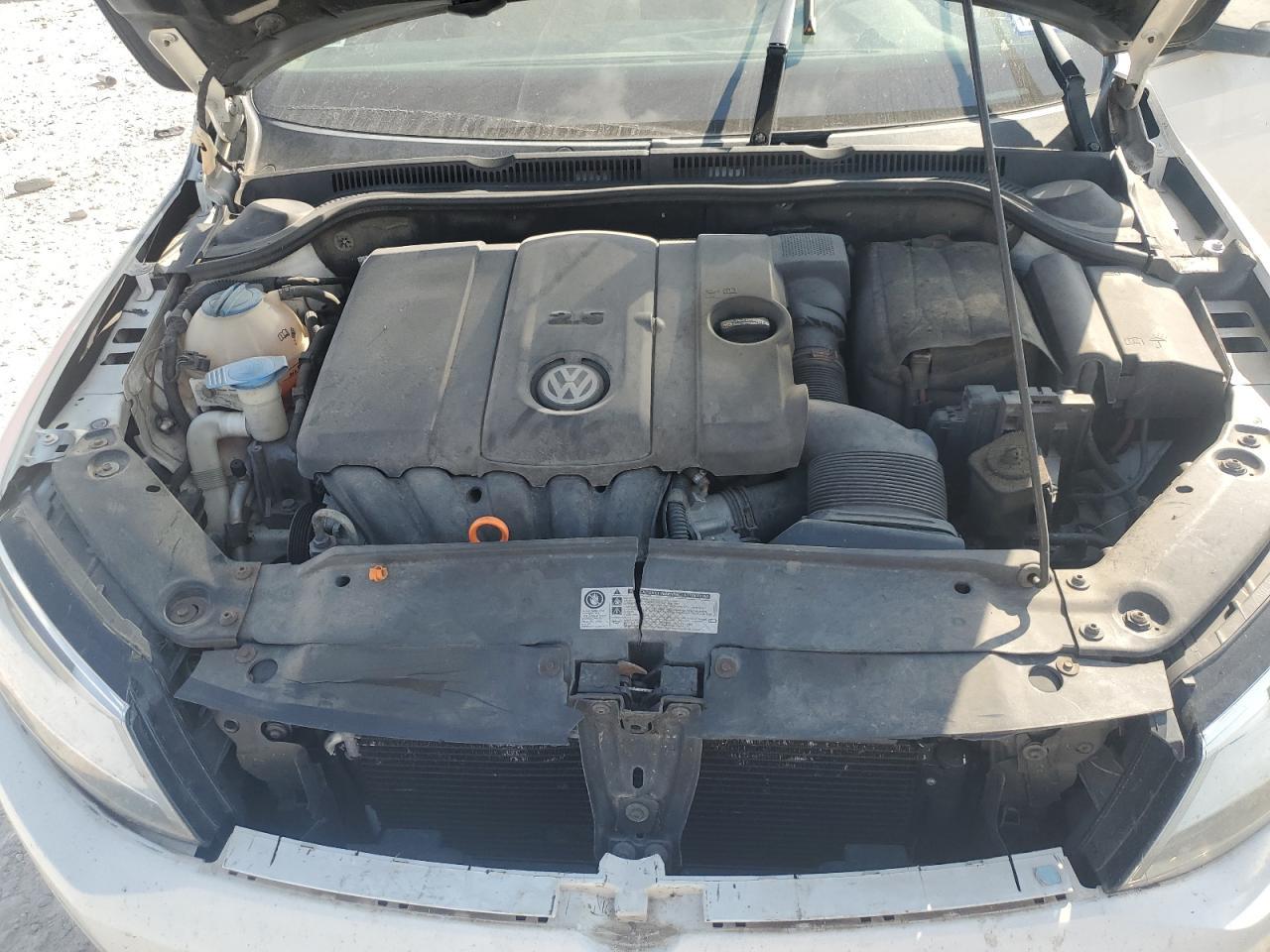 2011 VOLKSWAGEN JETTA