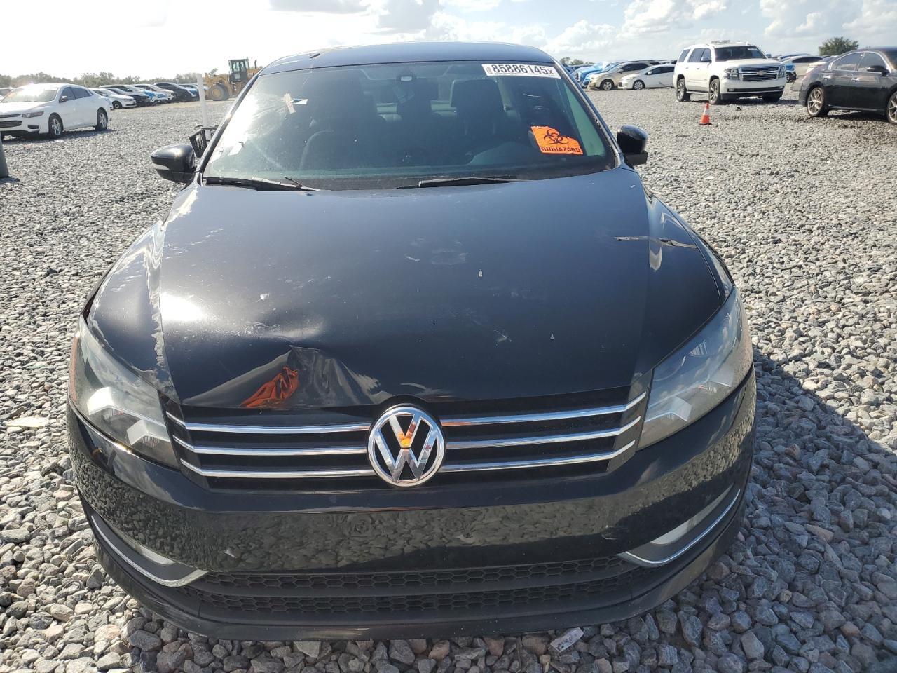 2015 VOLKSWAGEN Passat