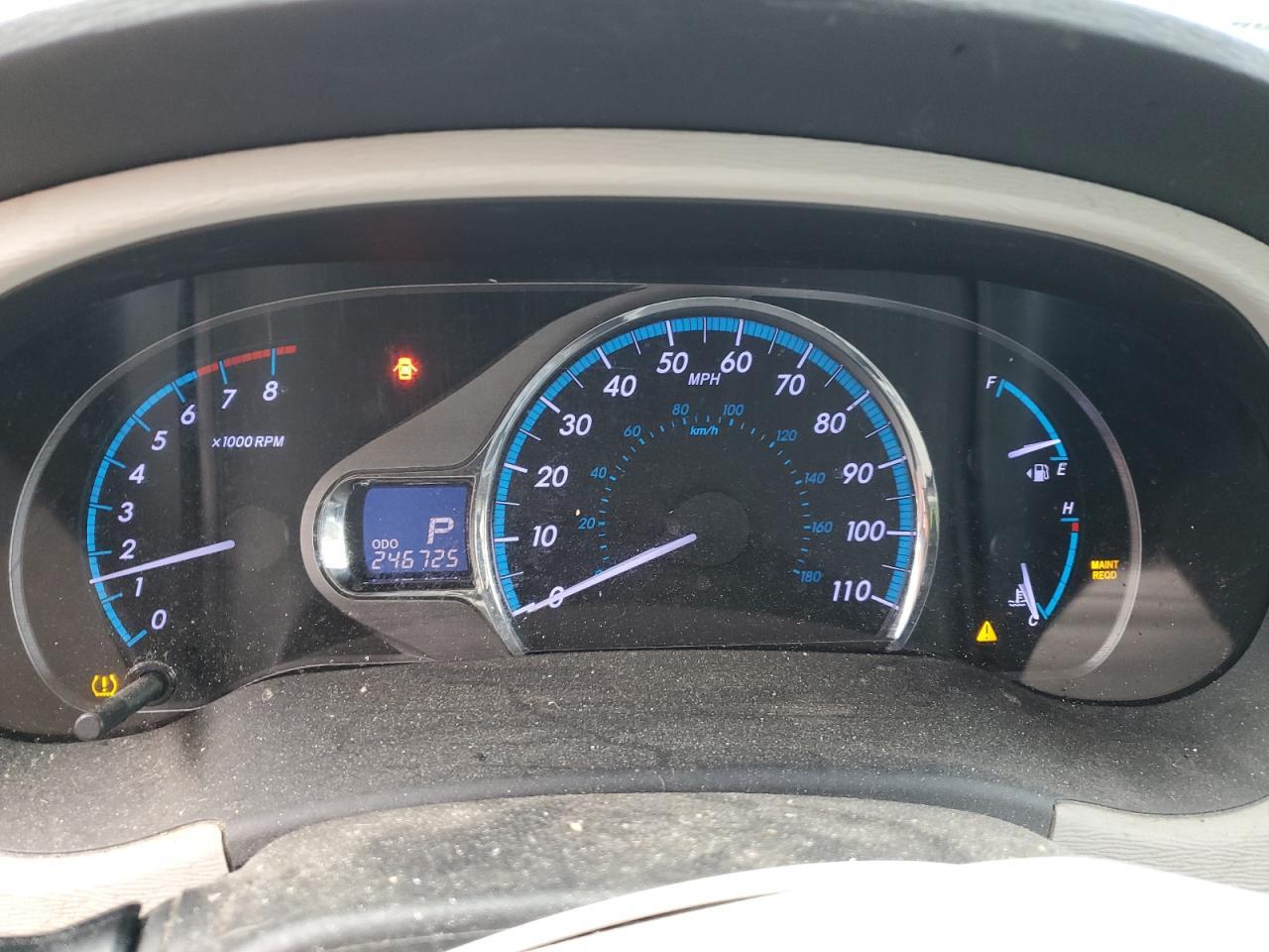 2011 TOYOTA SIENNA