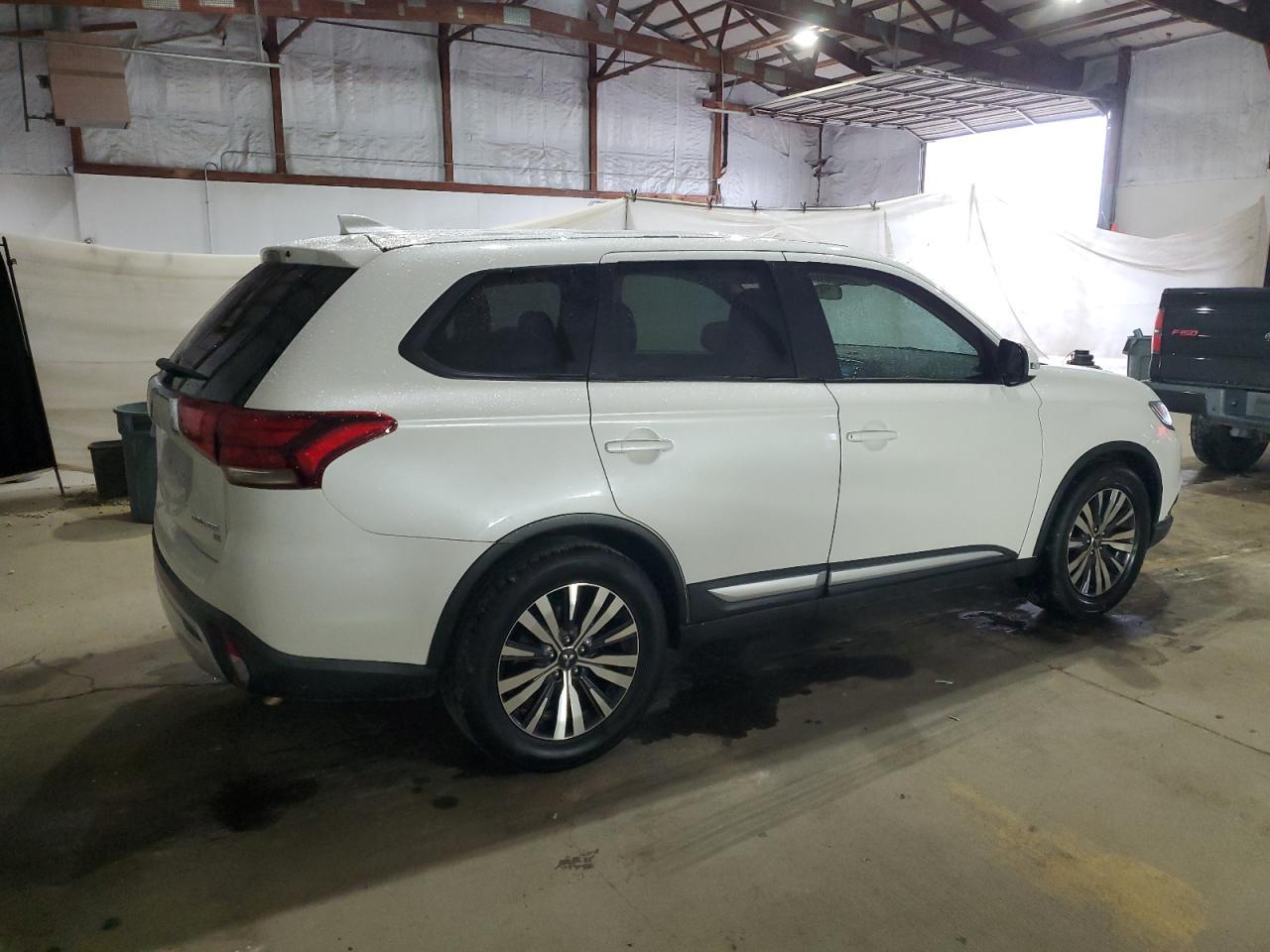 2019 MITSUBISHI outlander