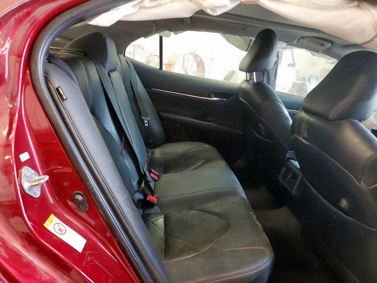 2018 TOYOTA CAMRY