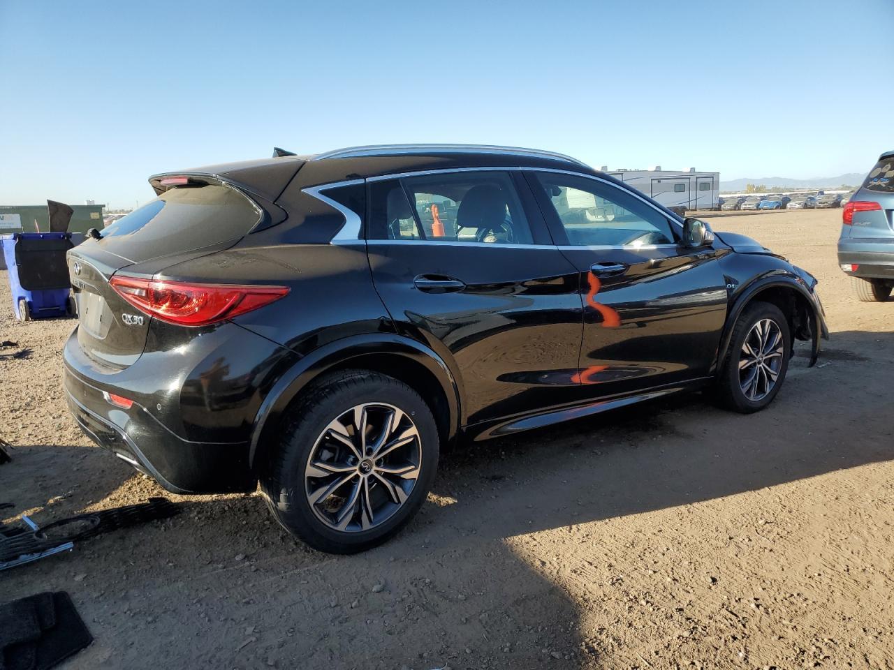 2017 INFINITI QX30