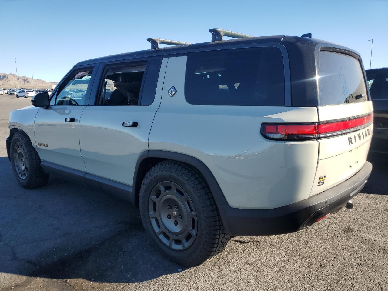 2025 RIVIAN R1s