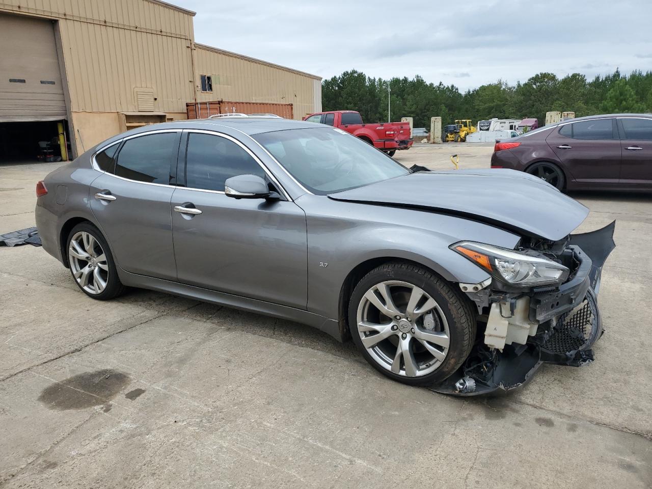 2017 INFINITI Q70