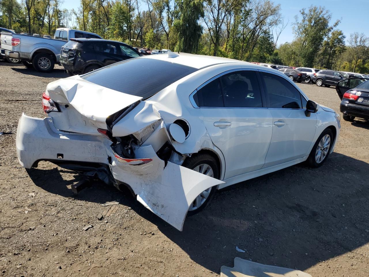 2016 SUBARU Legacy