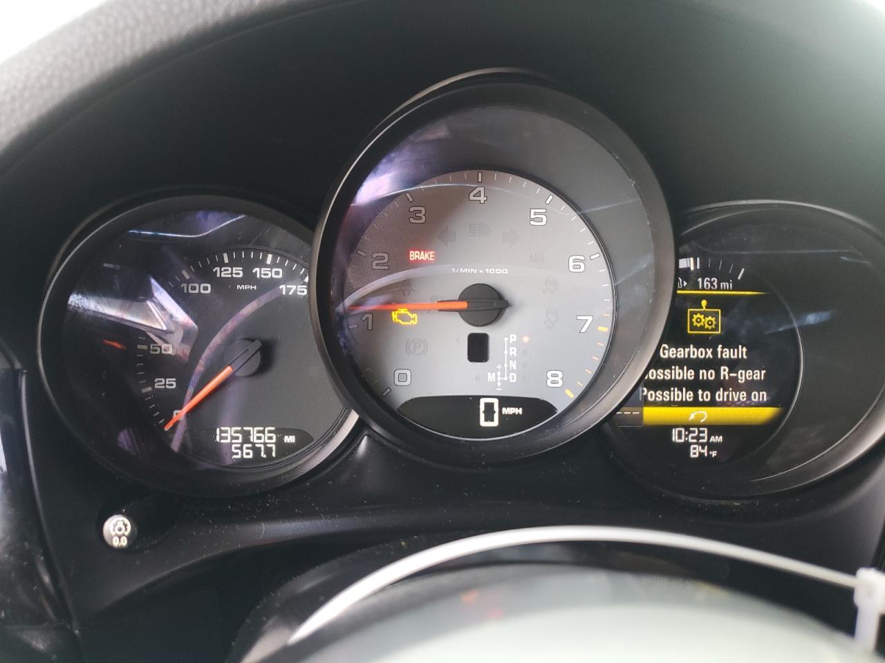 2015 PORSCHE Macan