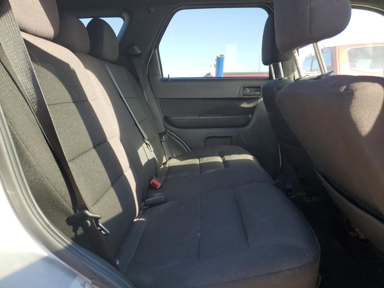 2010 FORD ESCAPE