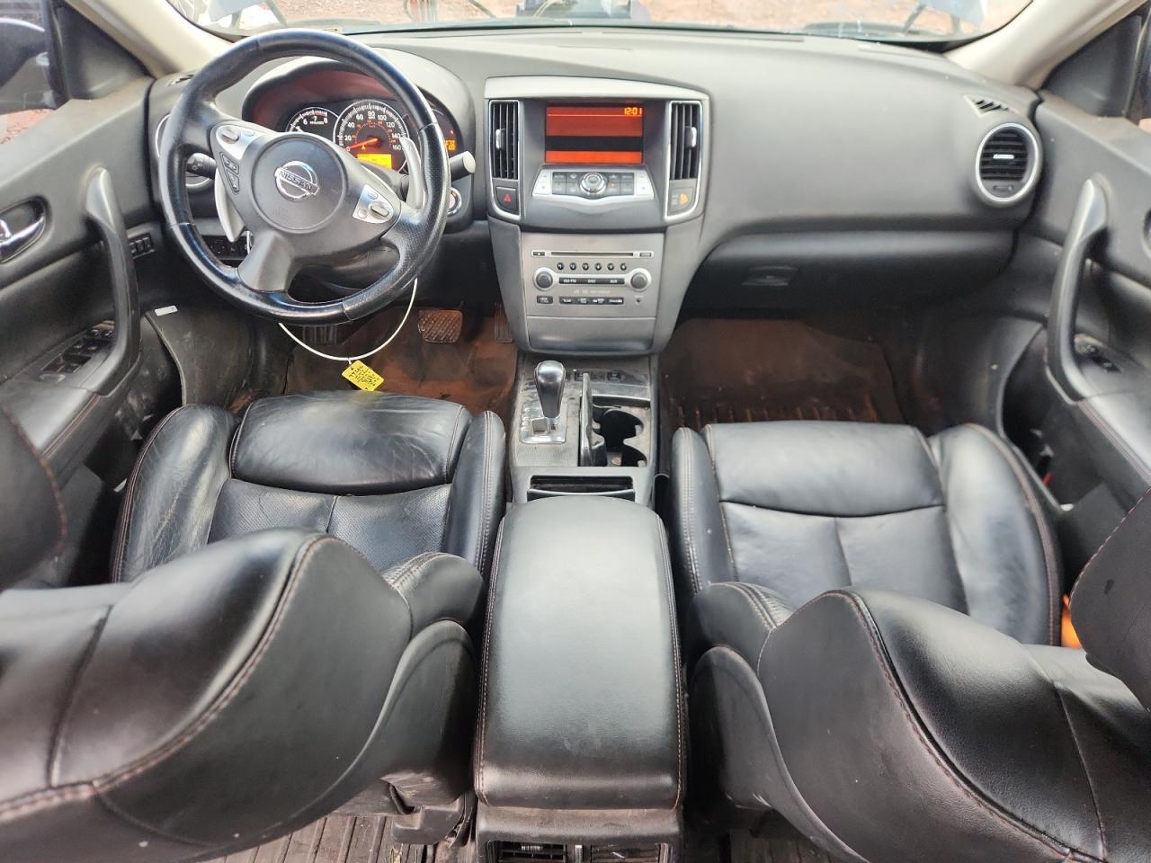 2010 NISSAN Maxima