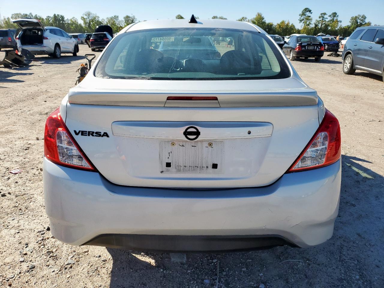 2016 NISSAN VERSA