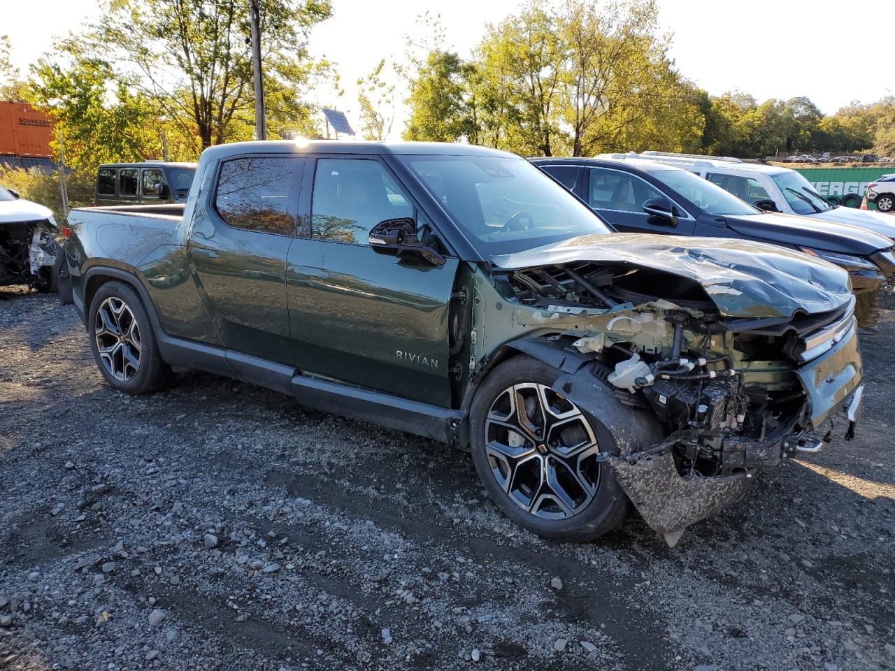 2025 RIVIAN R1t