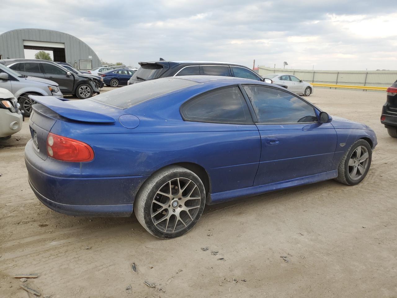 2004 PONTIAC Gto
