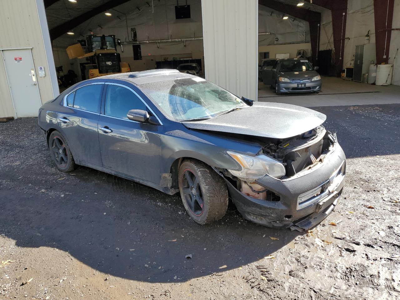 2013 NISSAN Maxima