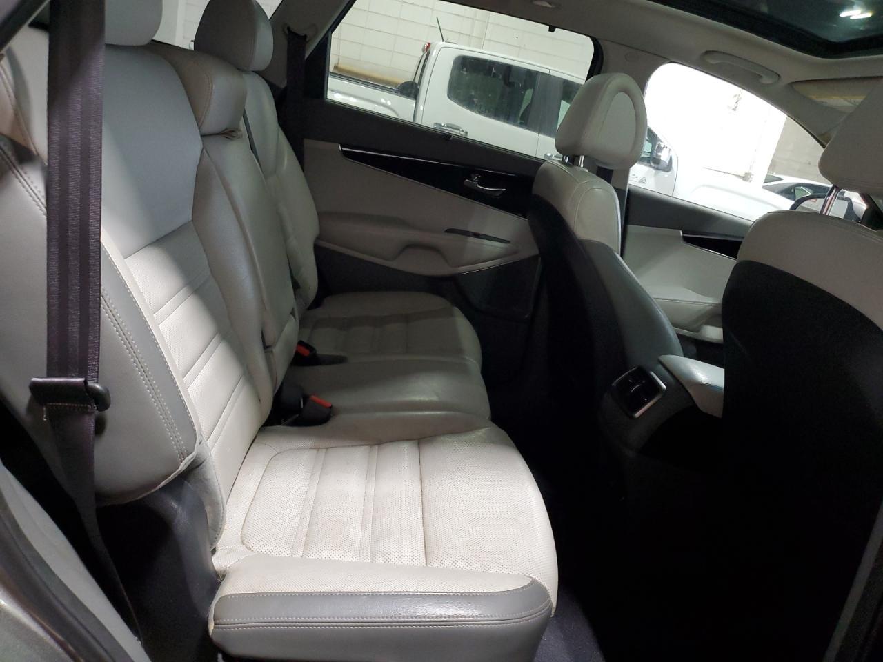 2016 KIA SORENTO
