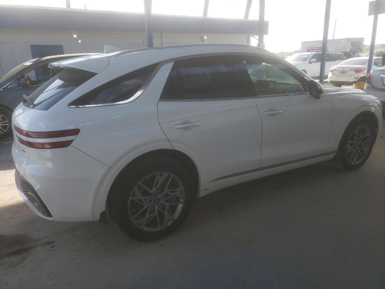 2025 GENESIS GV70