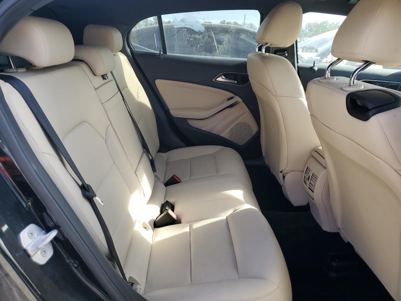 2016 MERCEDES-BENZ GLA-Class