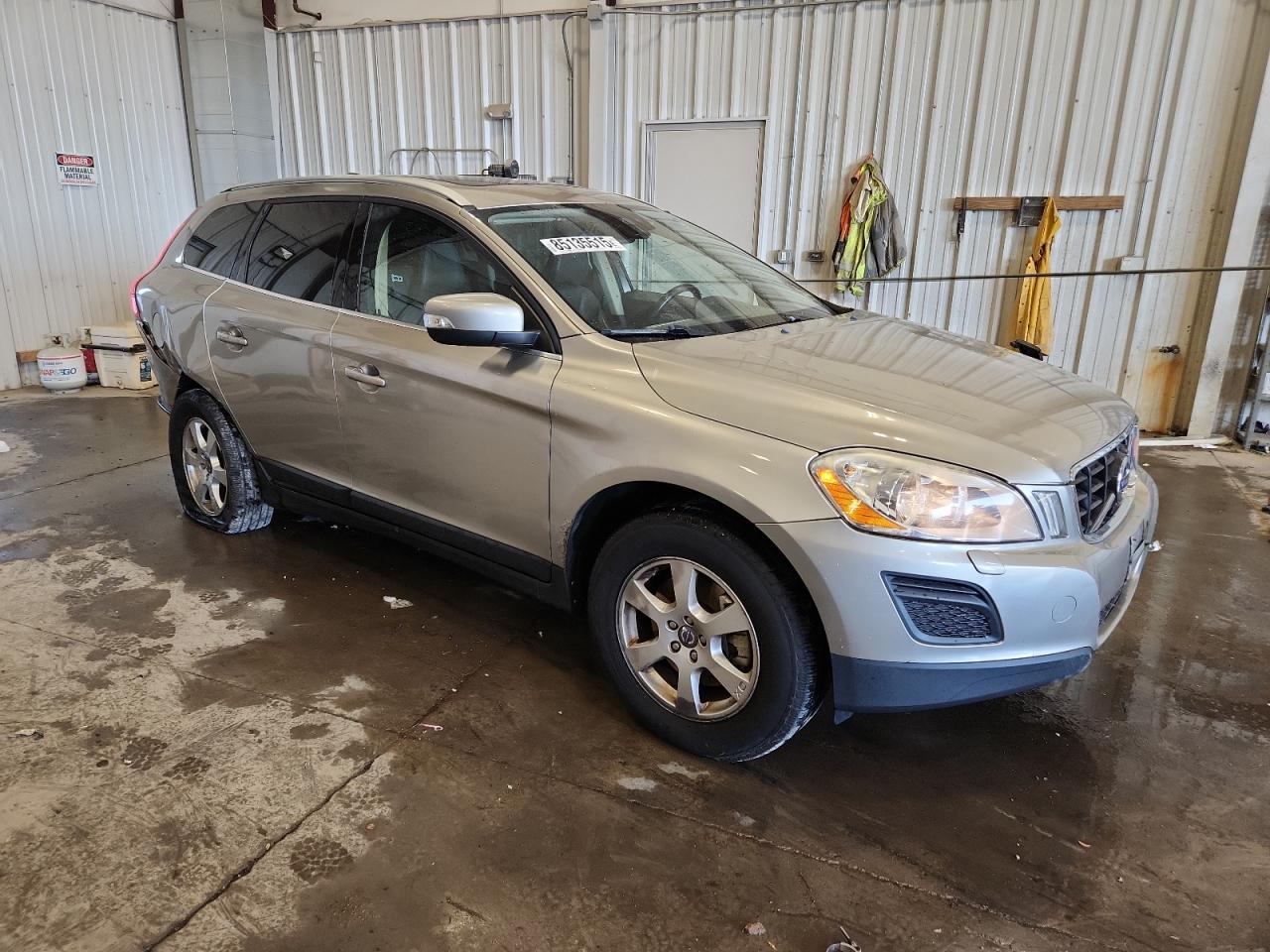 2012 VOLVO XC60