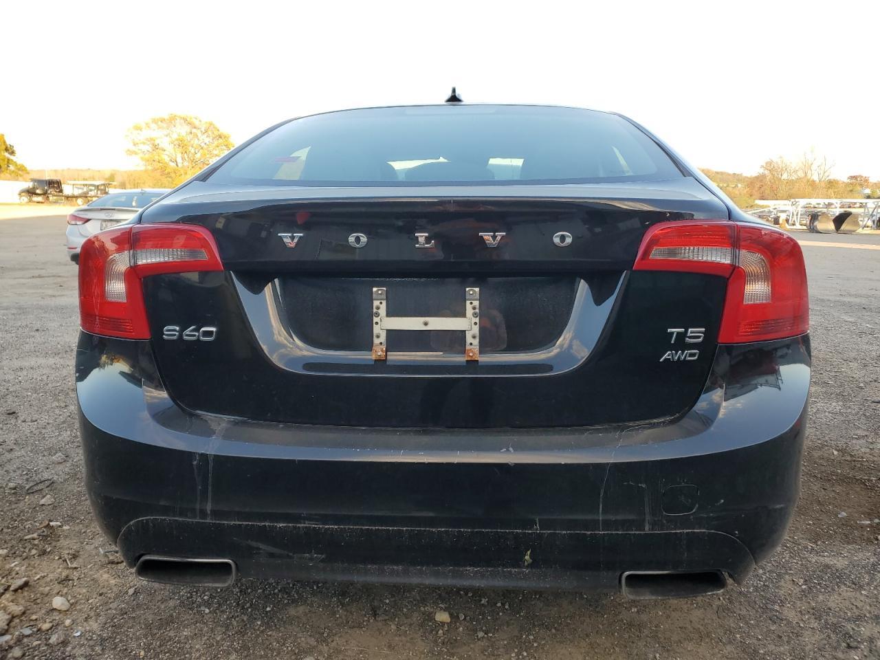 2015 VOLVO S60