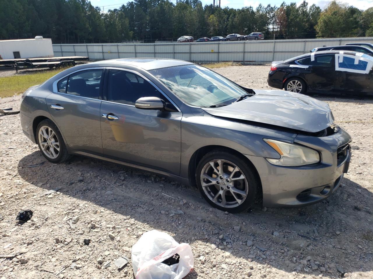 2014 NISSAN Maxima