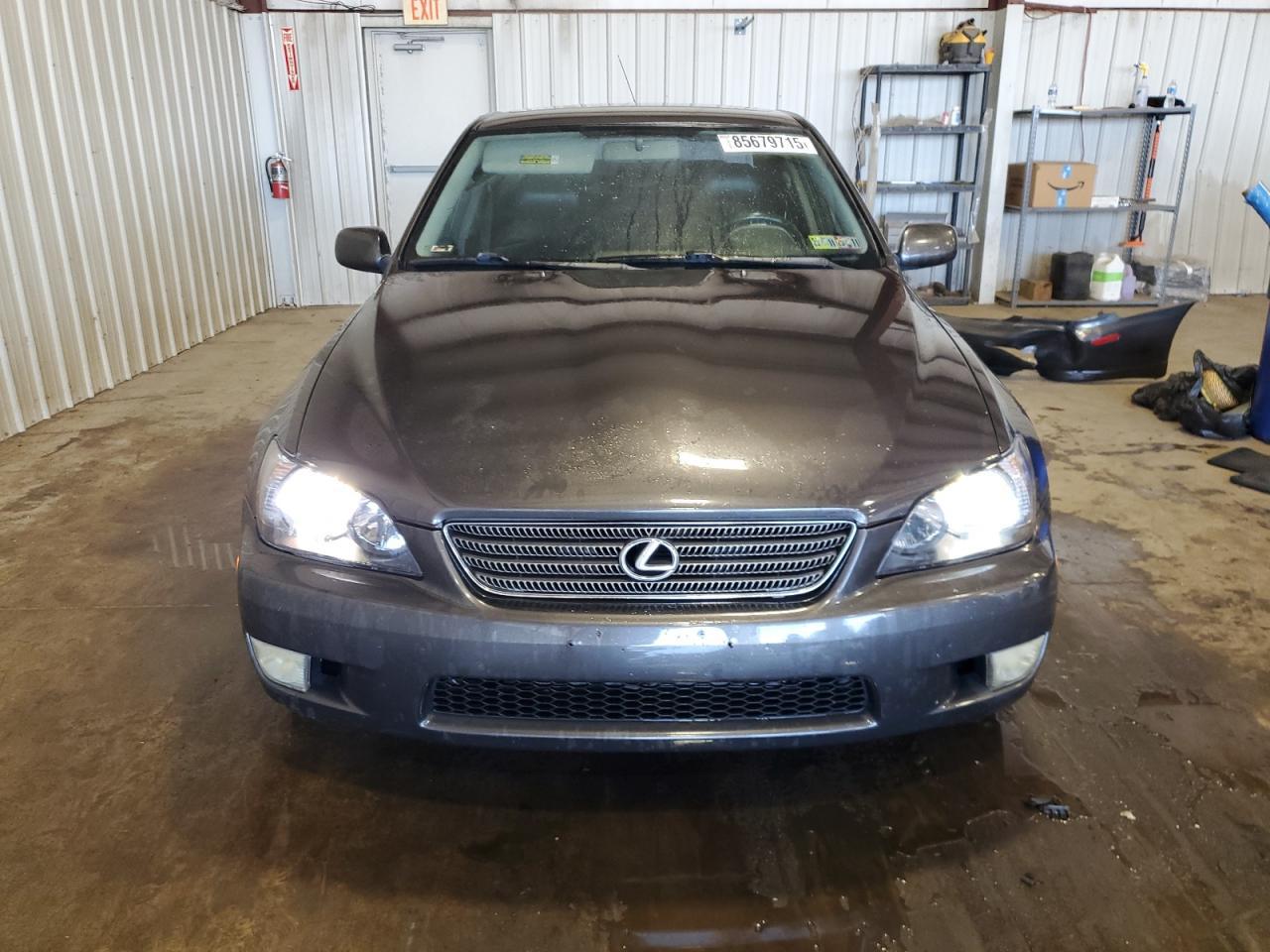 2001 LEXUS IS 300