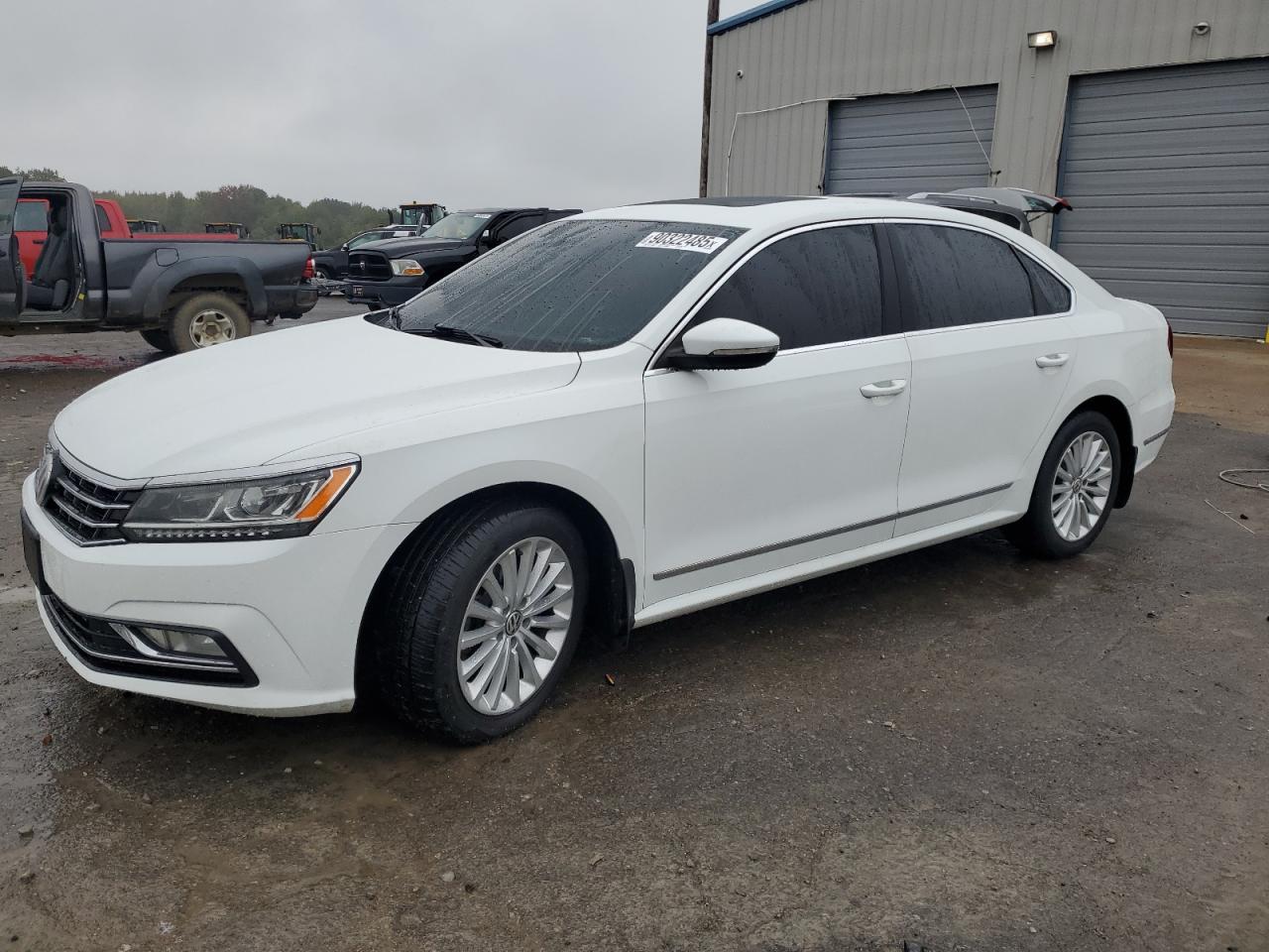 2017 VOLKSWAGEN Passat