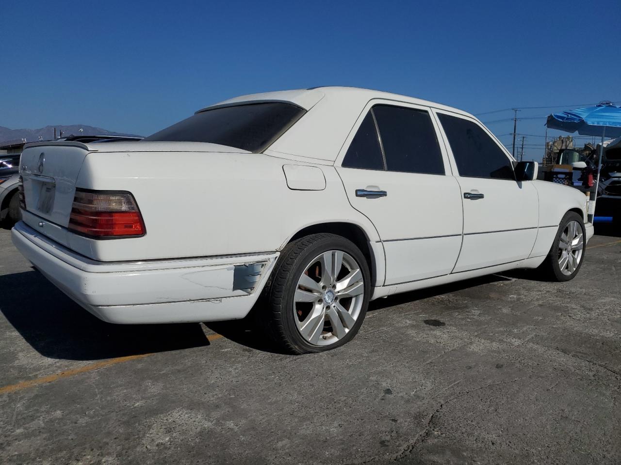 1995 MERCEDES-BENZ E-Class
