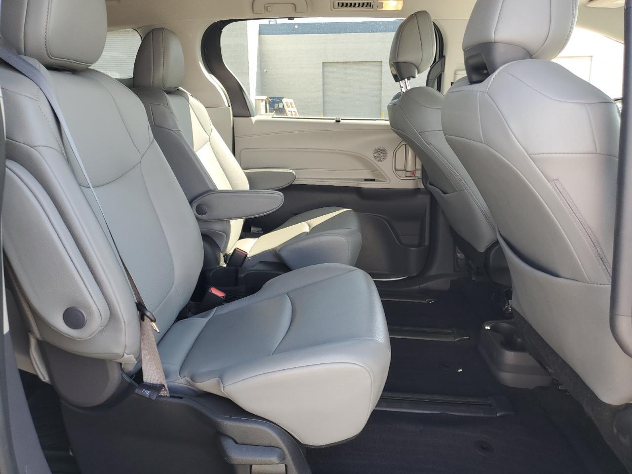 2022 TOYOTA SIENNA