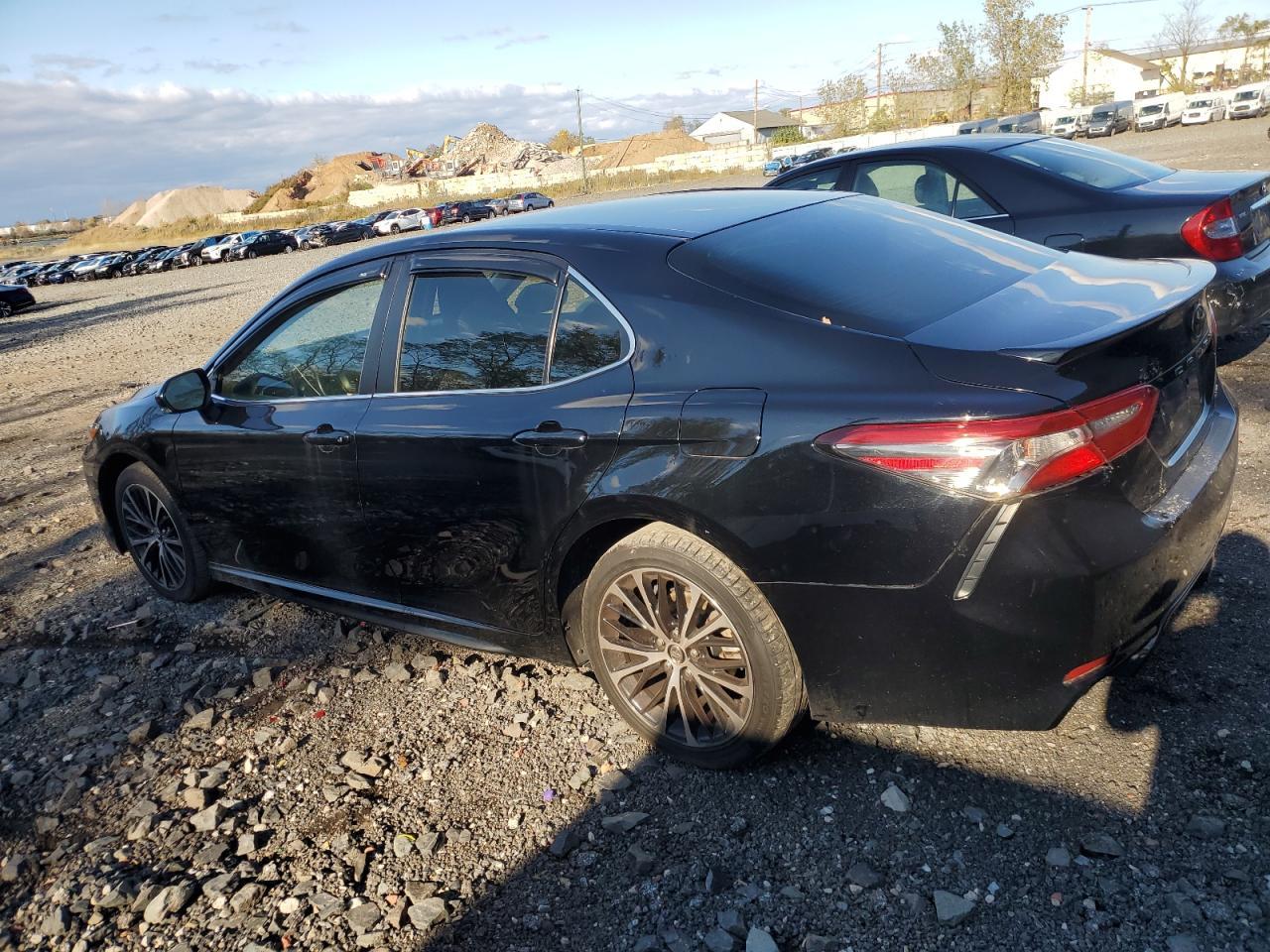 2018 TOYOTA CAMRY