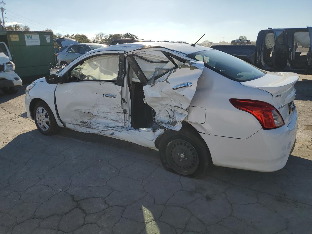 2019 NISSAN VERSA