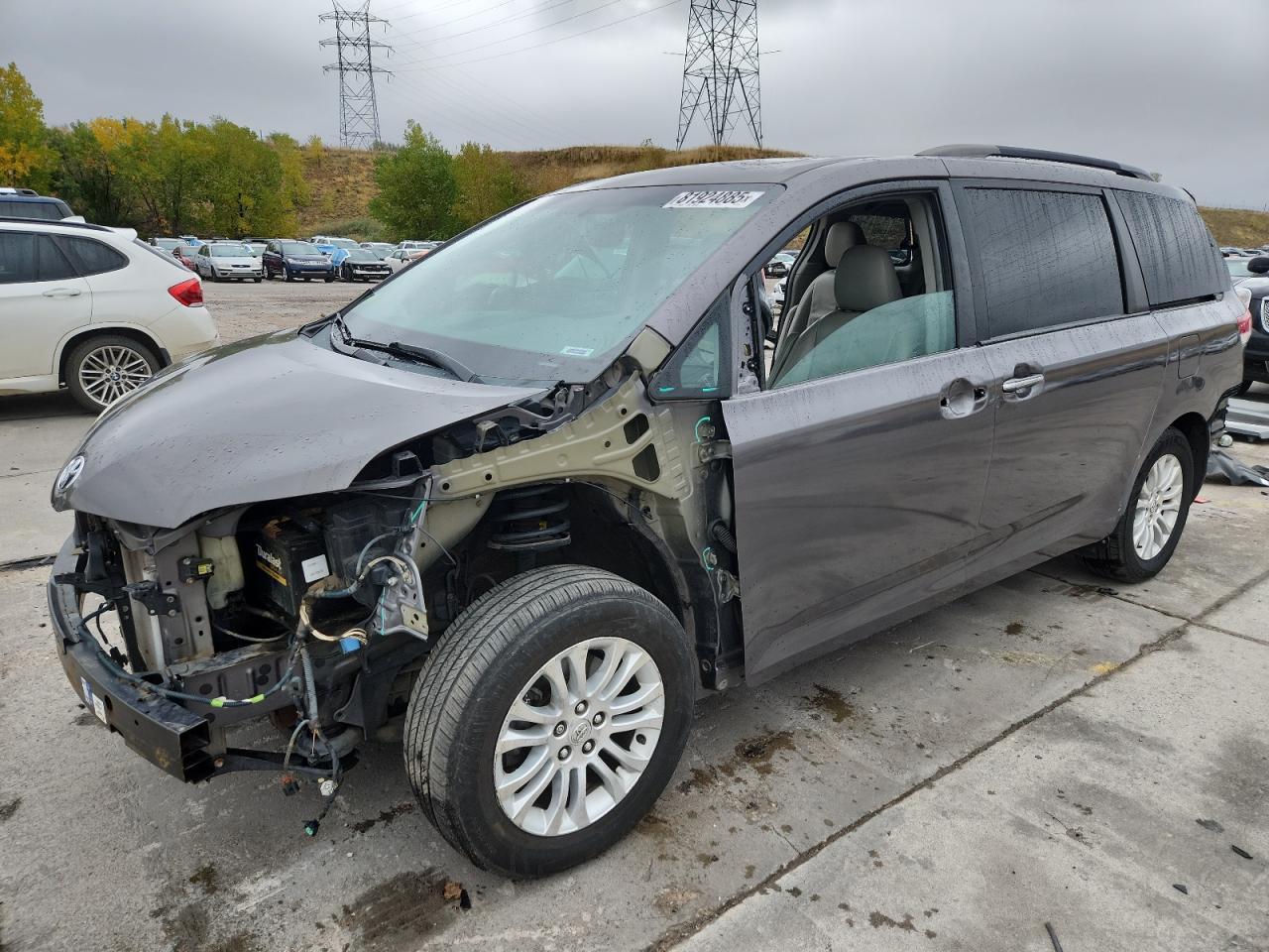 2012 TOYOTA SIENNA